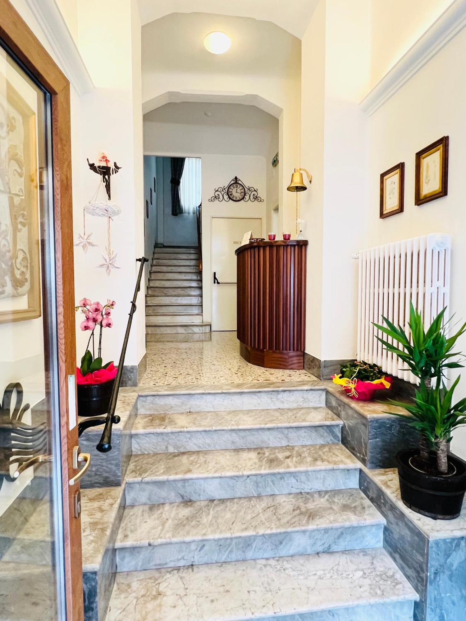 Monte Marsicano Hotel Пескассероли Экстерьер фото