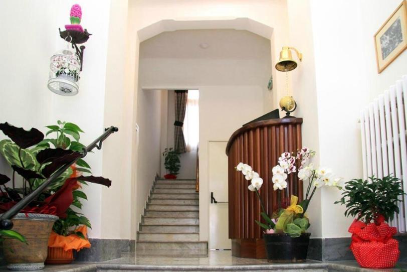 Monte Marsicano Hotel Пескассероли Экстерьер фото
